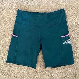 Nike Epic Luxe Trail Bike Shorts. Women’s Size M